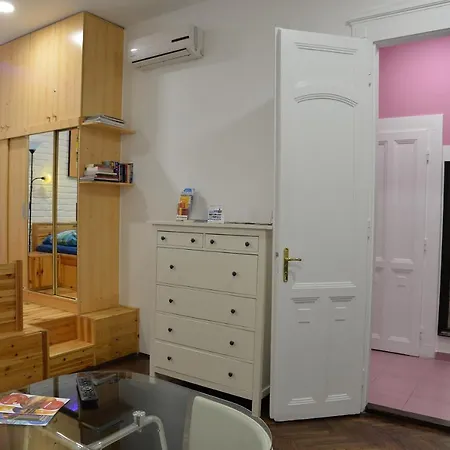 호텔 카토나 아파트먼트 *