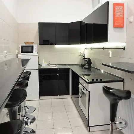 호텔 카토나 아파트먼트 *