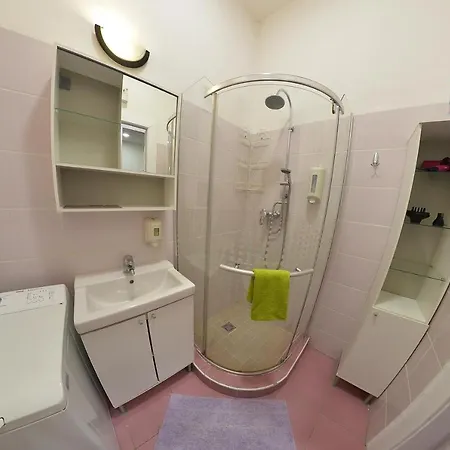 Katona Apartment *