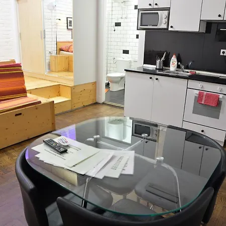Katona Apartment *